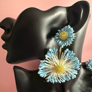 (NEW NWT) Blue and Gold Floral Earrings